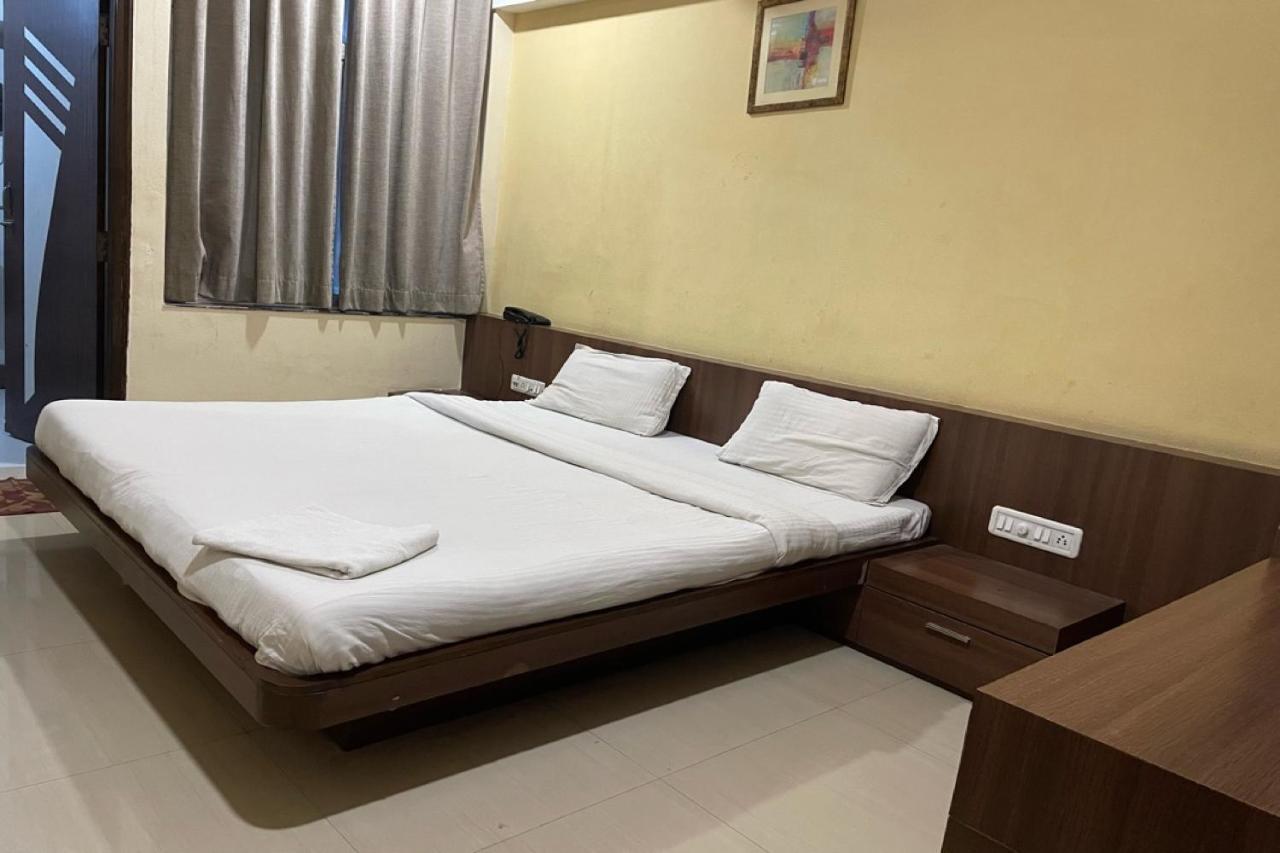 Collection O 84499 Hotel Nakshatra Inn Indore Bagian luar foto