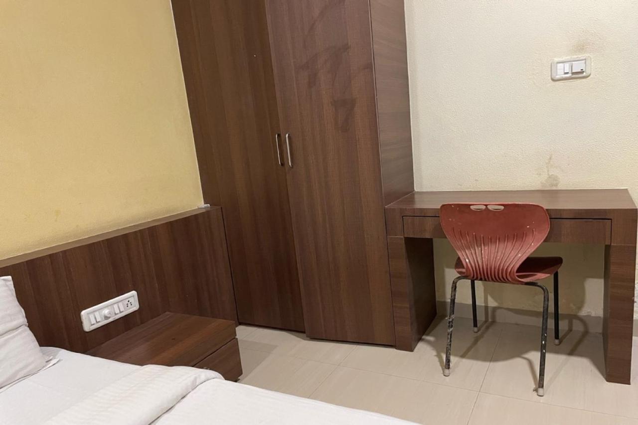 Collection O 84499 Hotel Nakshatra Inn Indore Bagian luar foto