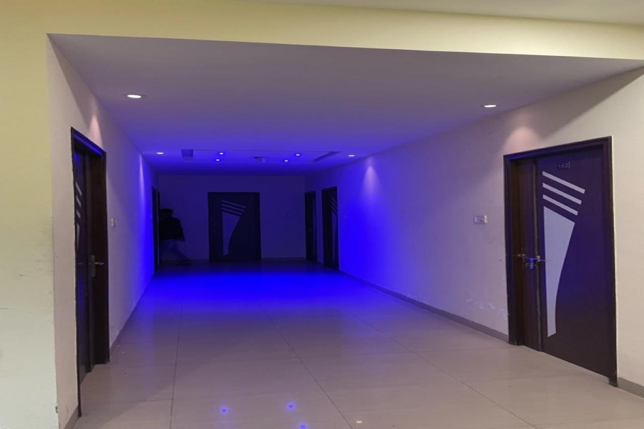 Collection O 84499 Hotel Nakshatra Inn Indore Bagian luar foto