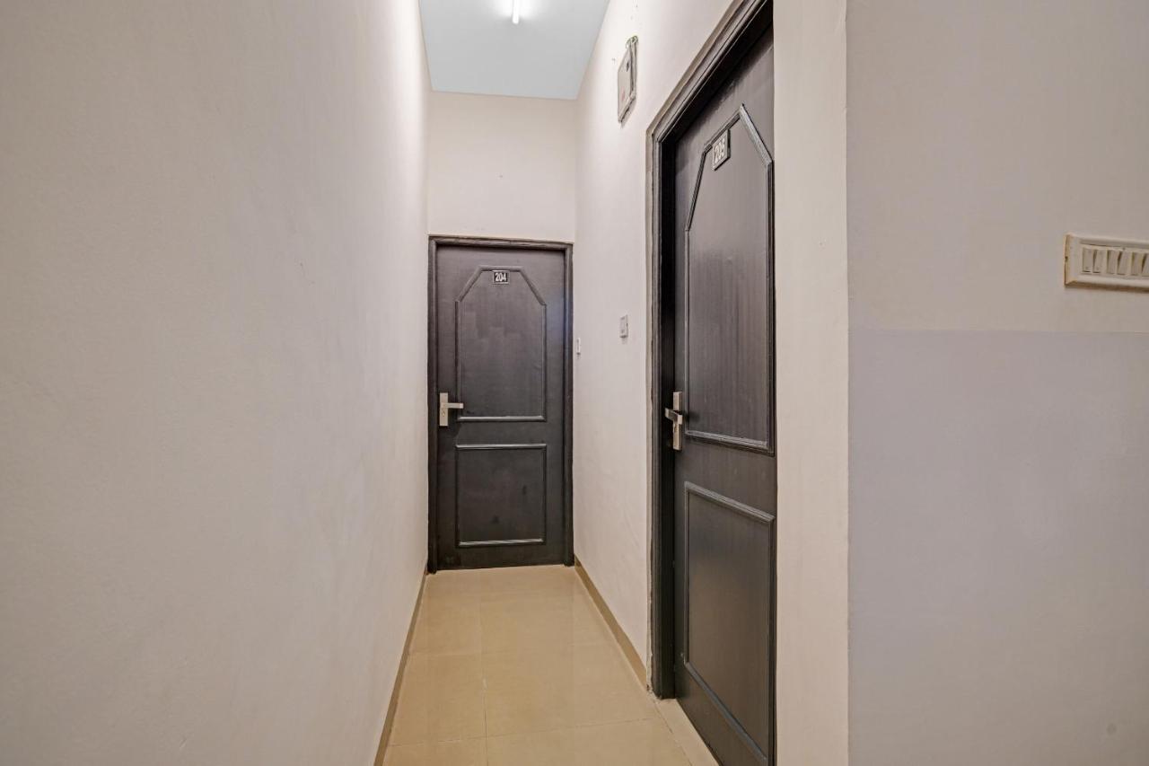 Collection O 84499 Hotel Nakshatra Inn Indore Bagian luar foto